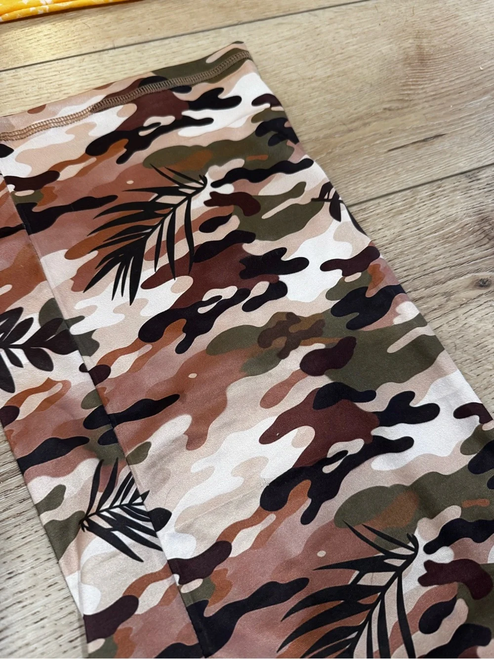 Source Unknown set bandana